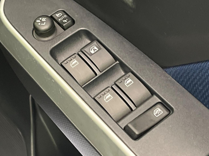 2019 Toyota Roomy DBA-M900A (UW-69f80d8a8c8e0)[26]
