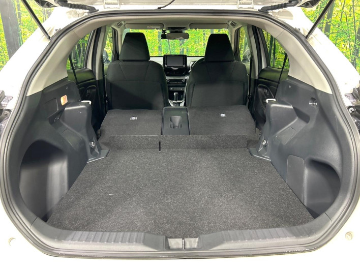 2022 Toyota Yaris Cross 6AA-MXPJ10 (UW-69f80dc04e2c7)[13]