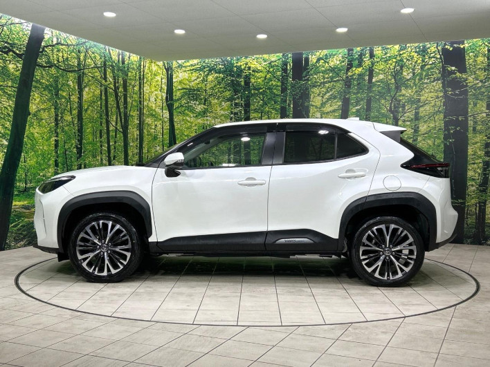 2022 Toyota Yaris Cross 6AA-MXPJ10 (UW-69f80dc04e2c7)[11]