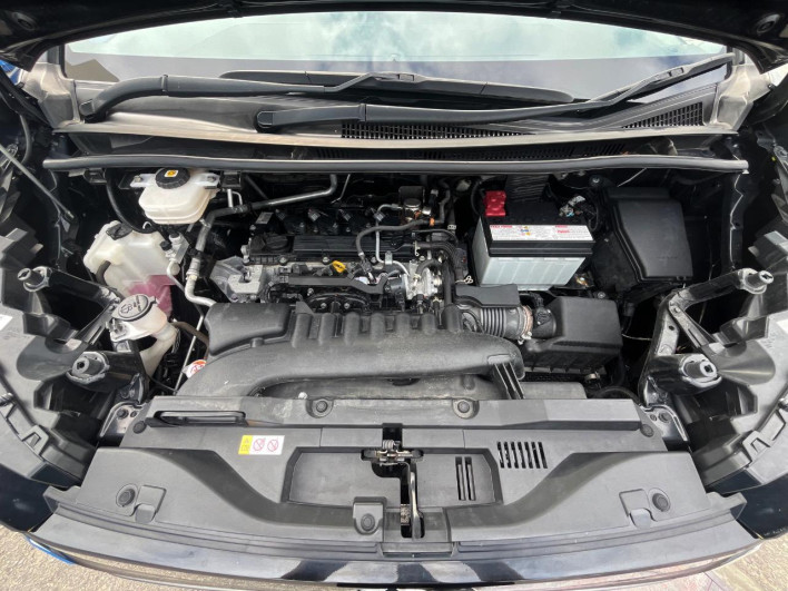 2022 Toyota Voxy 6BA-MZRA90W (UW-69f80dcd22d1b)[4]