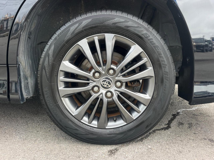 2022 Toyota Voxy 6BA-MZRA90W (UW-69f80dcd22d1b)[12]