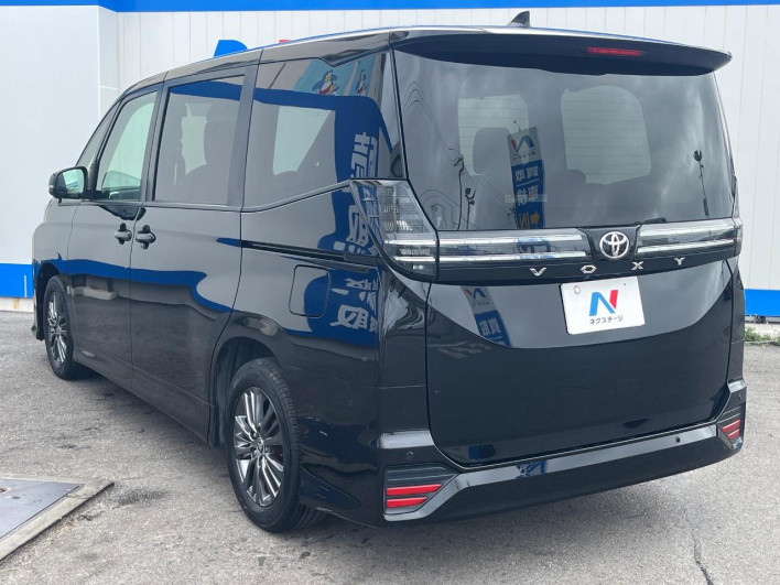 2022 Toyota Voxy 6BA-MZRA90W (UW-69f80dcd22d1b)[21]