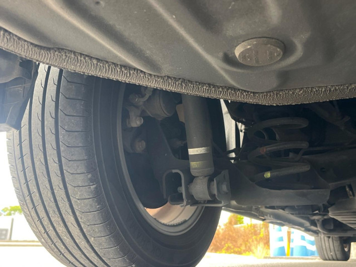 2022 Toyota Voxy 6BA-MZRA90W (UW-69f80dcd22d1b)[19]