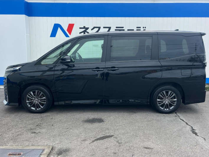 2022 Toyota Voxy 6BA-MZRA90W (UW-69f80dcd22d1b)[20]