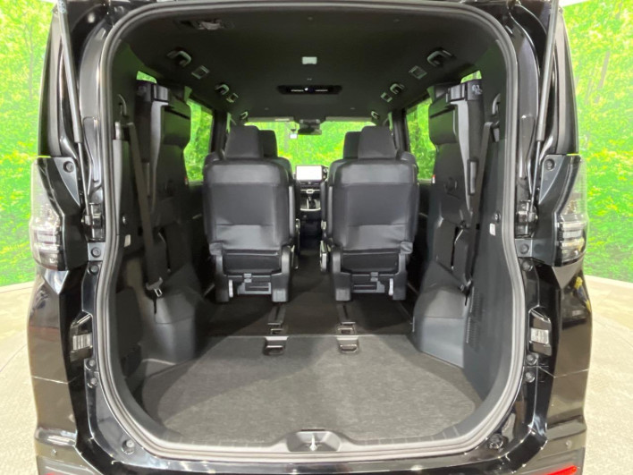 2022 Toyota Voxy 6BA-MZRA95W (UW-69f80dd388756)[19]