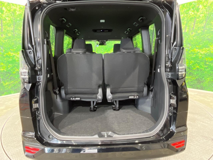 2022 Toyota Voxy 6BA-MZRA95W (UW-69f80dd388756)[18]