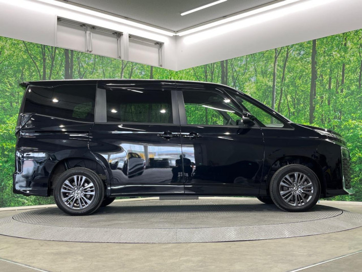 2022 Toyota Voxy 6BA-MZRA95W (UW-69f80dd388756)[13]