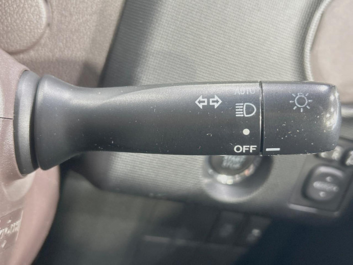 2013 Toyota Spade DBA-NCP141 (UW-69f80dd5dc768)[28]