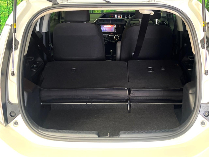 2019 Toyota Aqua DAA-NHP10 (UW-69f80dd9430fb)[6]