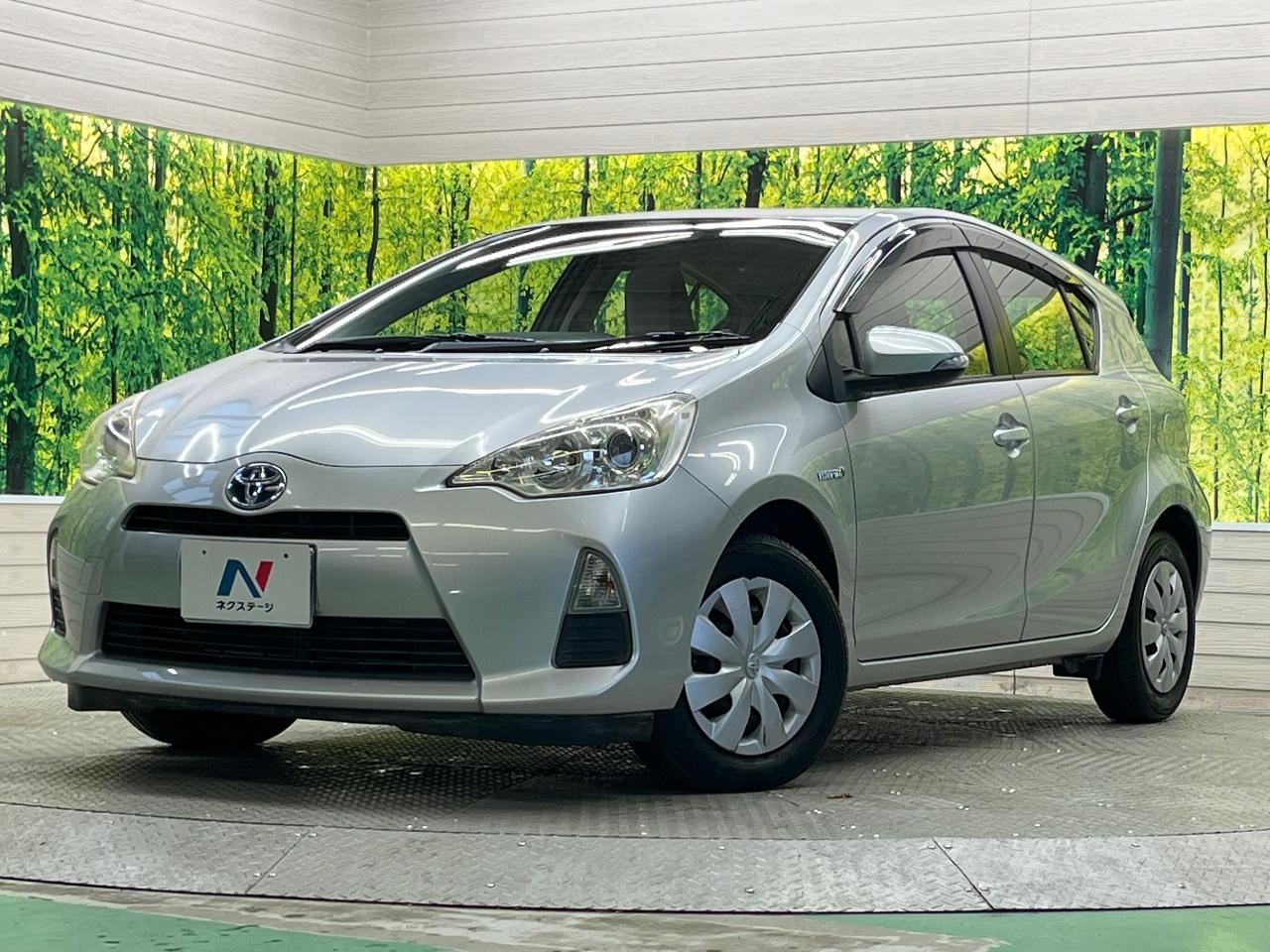2012 Toyota Aqua DAA-NHP10