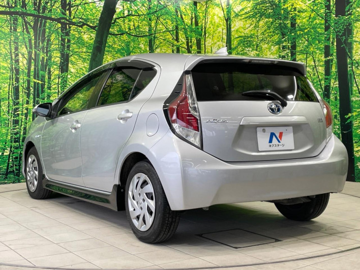 2016 Toyota Aqua DAA-NHP10 (UW-69f80ddb60934)[24]