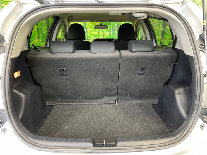 2016 Toyota Aqua DAA-NHP10 (UW-69f80ddb60934)[12]