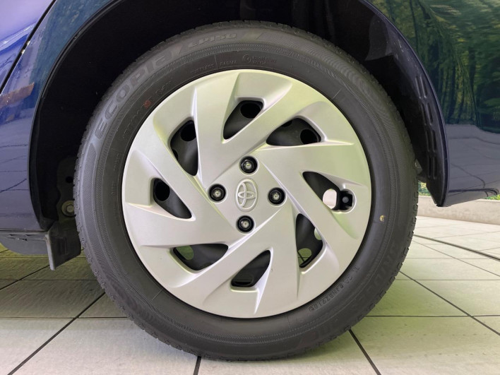 2018 Toyota Aqua DAA-NHP10 (UW-69f80ddddcab9)[24]