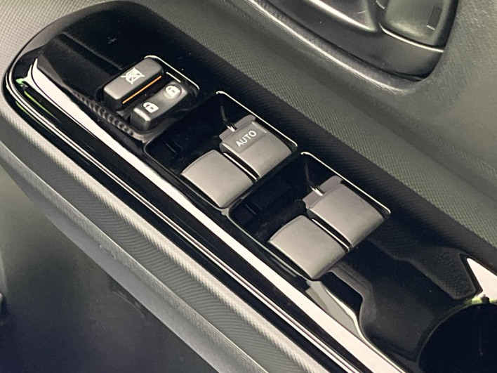2018 Toyota Aqua DAA-NHP10 (UW-69f80ddddcab9)[27]