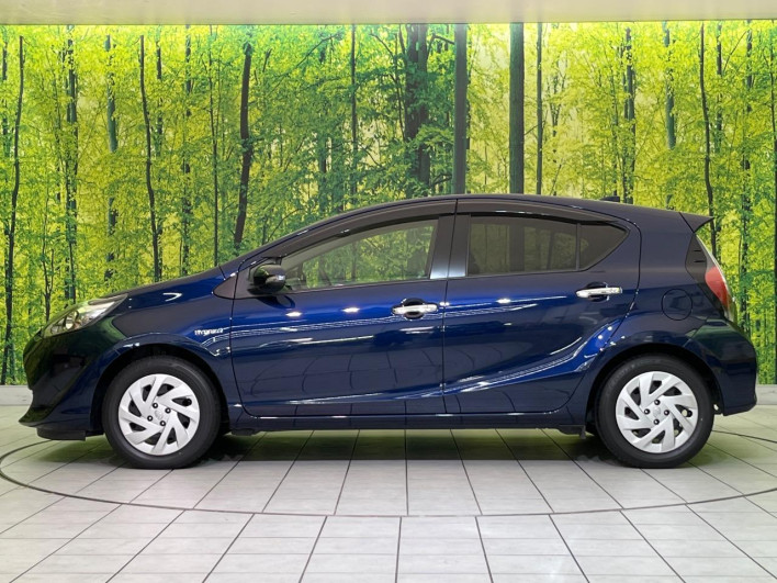 2018 Toyota Aqua DAA-NHP10 (UW-69f80ddddcab9)[13]
