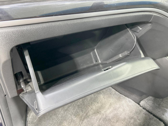 2014 Honda Odyssey DBA-RC1 (UW-69f80de606c71)[18]