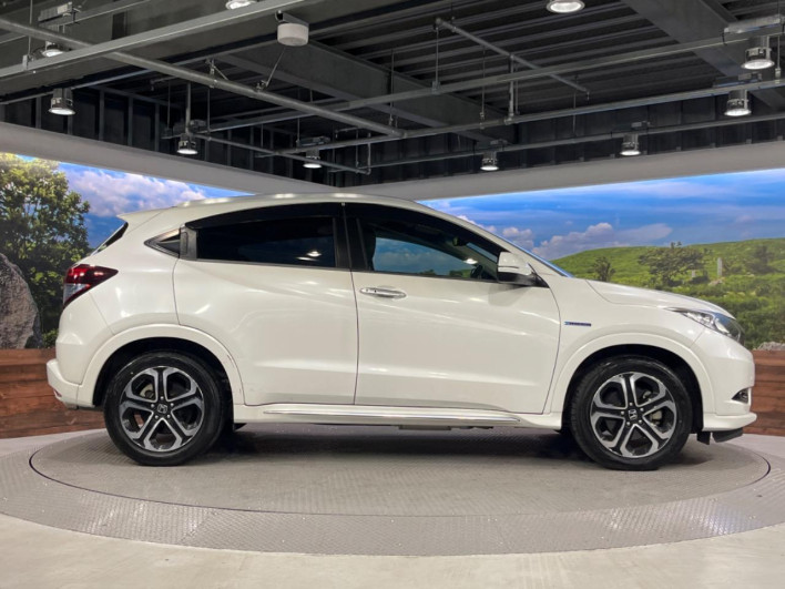 2016 Honda VEZEL DAA-RU3 (UW-69f80de8ddb9b)[28]