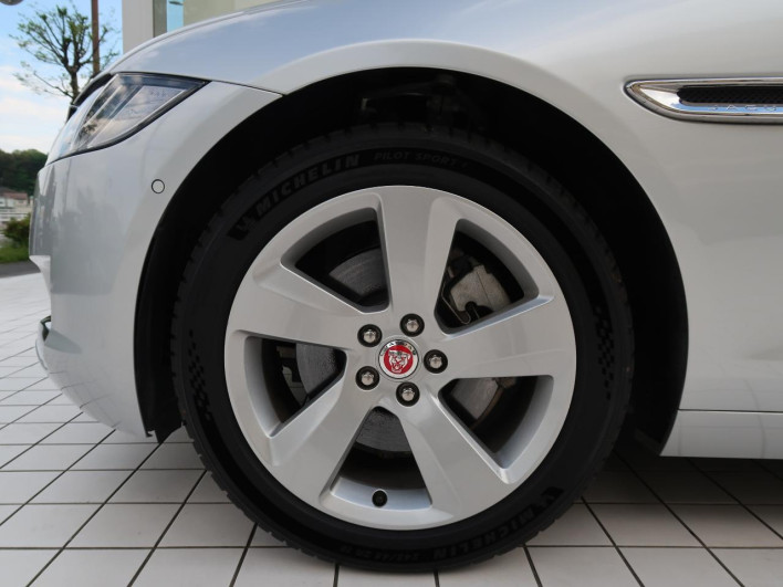 2018 Jaguar XF Sports Brake DBA-JBS2XC (UW-69f80df2a5aa3)[13]