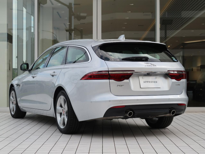 2018 Jaguar XF Sports Brake DBA-JBS2XC (UW-69f80df2a5aa3)[19]