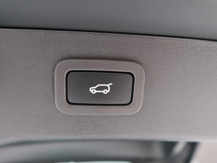 2018 Jaguar XF Sports Brake DBA-JBS2XC (UW-69f80df2a5aa3)[25]