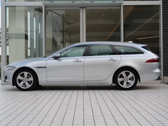 2018 Jaguar XF Sports Brake DBA-JBS2XC (UW-69f80df2a5aa3)[12]