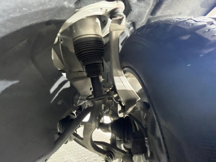 2021 Land Rover Defender 3CA-LE72WAB (UW-69f80df349059)[6]