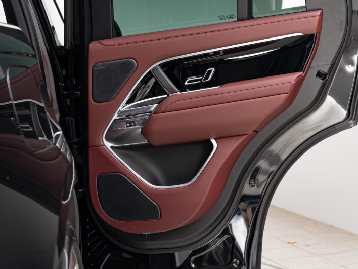 2025 Land Rover Range Rover 3CA-LK93WA (UW-69f80df44757b)[14]