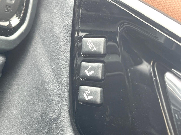 2025 Subaru Forester 5AA-SLG (UW-69f80df74f427)[18]