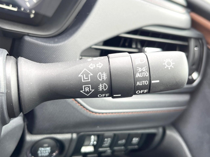 2025 Subaru Forester 5AA-SLG (UW-69f80df74f427)[12]