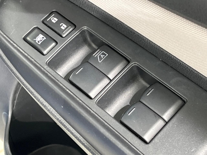 2020 Nissan Note DAA-SNE12 (UW-69f80df76146e)[5]