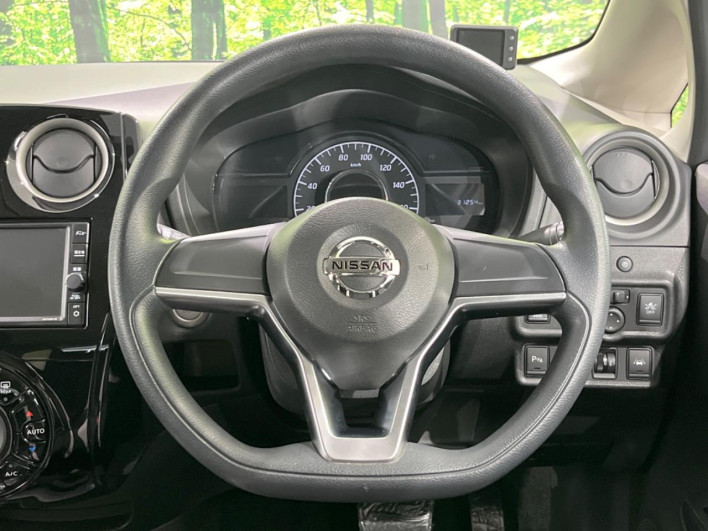 2020 Nissan Note DAA-SNE12 (UW-69f80df76146e)[10]