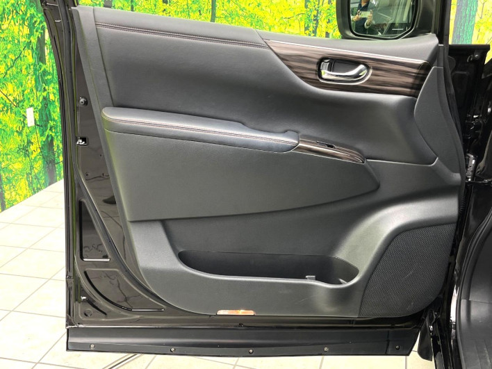 2015 Nissan Elgrand DBA-TE52 (UW-69f80dfd7c09a)[29]