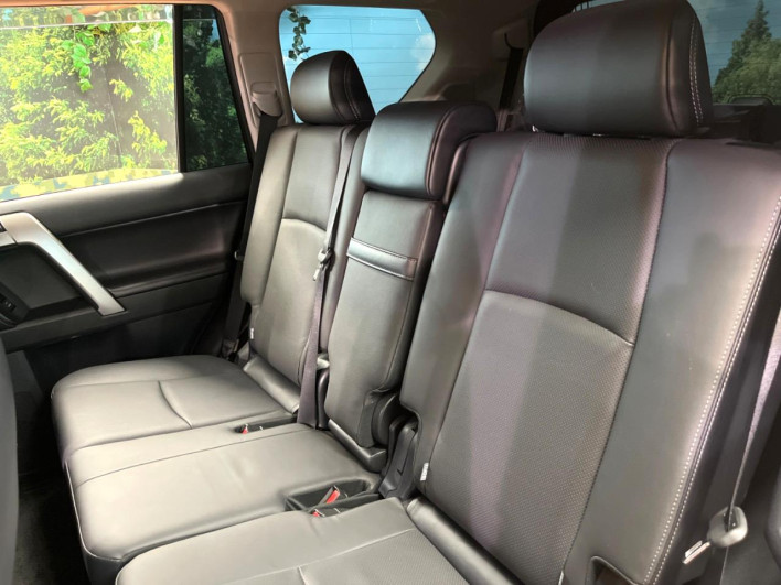 2023 Toyota Land Cruiser Prado 3BA-TRJ150W (UW-69f80e028e889)[9]