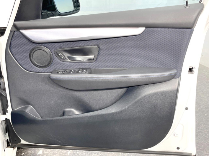 2016 BMW 2 Series LDA-2C20 (UW-69f80e0bed6d6)[19]