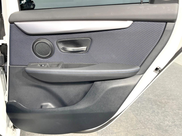 2016 BMW 2 Series LDA-2C20 (UW-69f80e0bed6d6)[17]