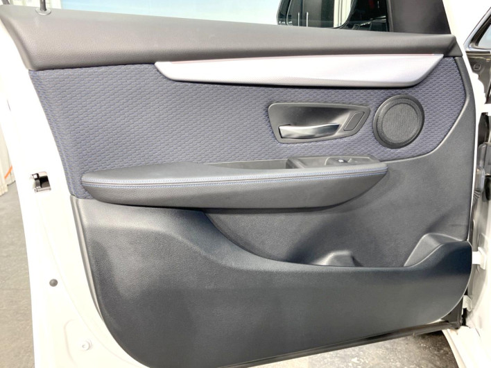 2016 BMW 2 Series LDA-2C20 (UW-69f80e0bed6d6)[11]