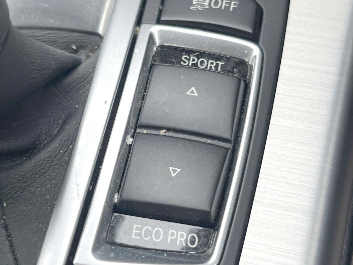2018 BMW X4 DBA-XW20 (UW-69f80e0d9fd8e)[10]
