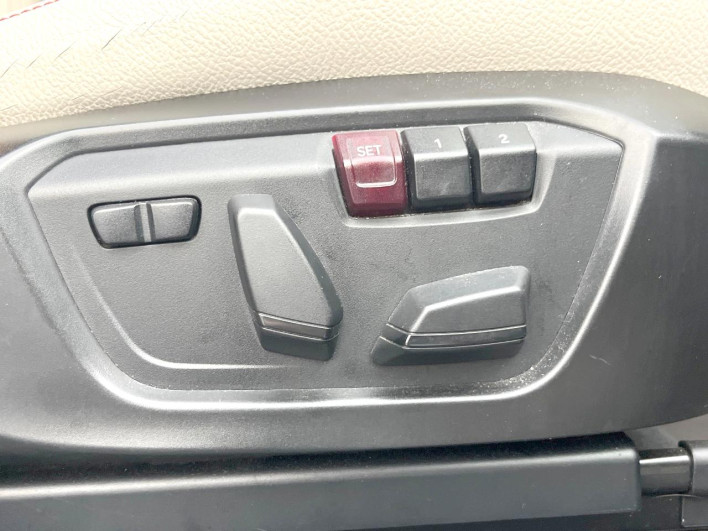 2018 BMW X4 DBA-XW20 (UW-69f80e0d9fd8e)[18]