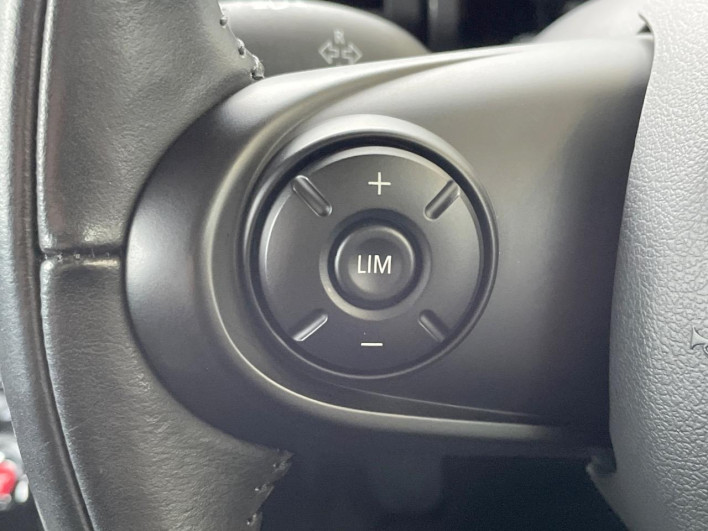 2019 Rover Mini LDA-XN15M (UW-69f80e109b9bb)[16]