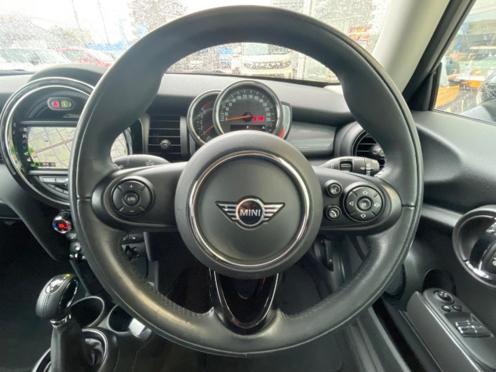2019 Rover Mini LDA-XN15M (UW-69f80e109b9bb)[15]