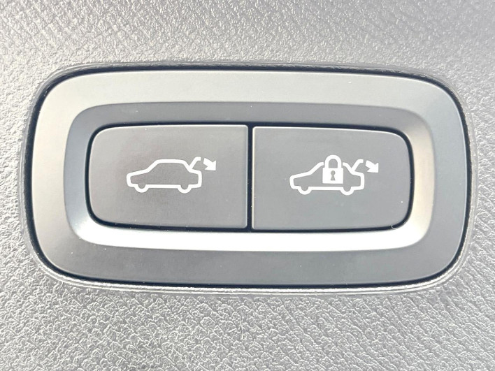 2020 Volvo XC90 5AA-LB420TXCMA (UW-69f80e119fb30)[15]