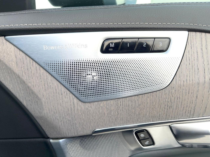 2020 Volvo XC90 5AA-LB420TXCMA (UW-69f80e119fb30)[6]