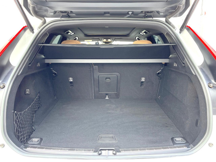 2022 Volvo XC60 5AA-UB420TXCM (UW-69f80e124faa7)[27]
