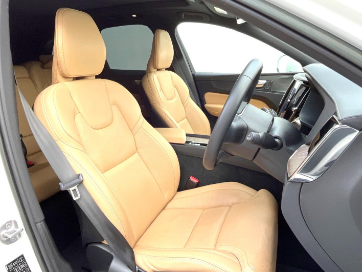 2022 Volvo XC60 5AA-UB420TXCM (UW-69f80e124faa7)[20]
