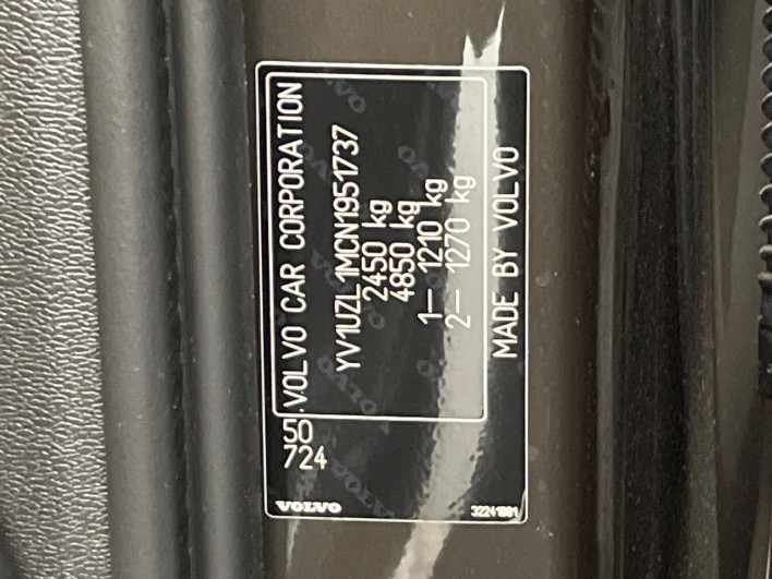 2022 Volvo XC60 5AA-UB420TXCM (UW-69f80e12acc5a)[1]