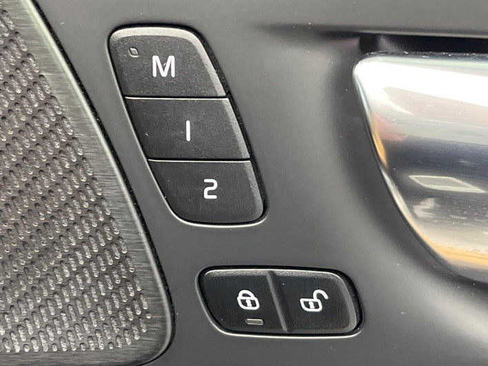 2022 Volvo XC60 5AA-UB420TXCM (UW-69f80e12acc5a)[27]