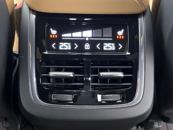2022 Volvo XC60 5AA-UB420TXCM (UW-69f80e12acc5a)[22]