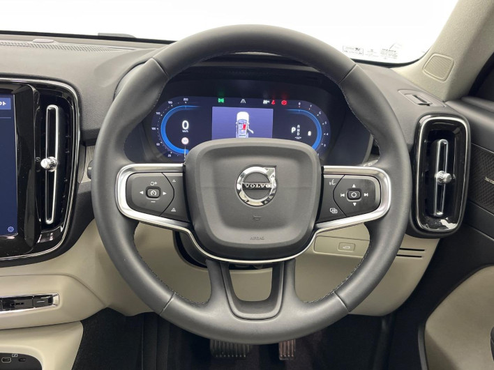 2022 Volvo XC40 5AA-XB420TXCM (UW-69f80e12cb91c)[25]