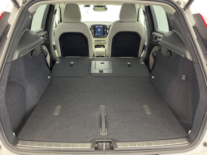 2022 Volvo XC40 5AA-XB420TXCM (UW-69f80e12cb91c)[12]