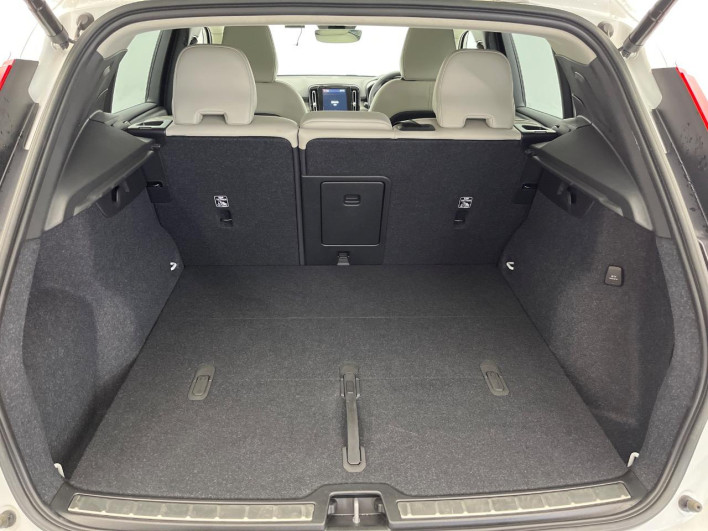 2022 Volvo XC40 5AA-XB420TXCM (UW-69f80e12cb91c)[13]